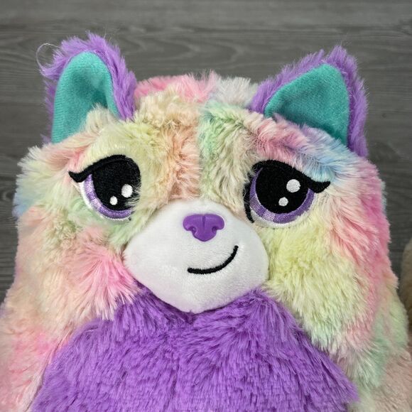 2022 Basic Fun TWO Misfittens Kitty Cats 10in Tie Dye Stuffed Plush Get Meowt - Picture 2 of 10